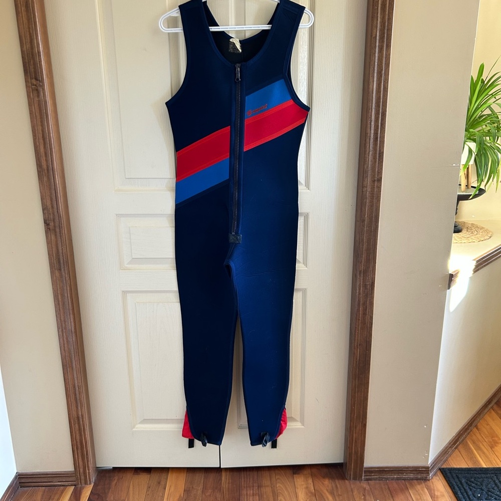 VTG Women's Blue and Red Sleeveless Neoprene Wet Suit-Small